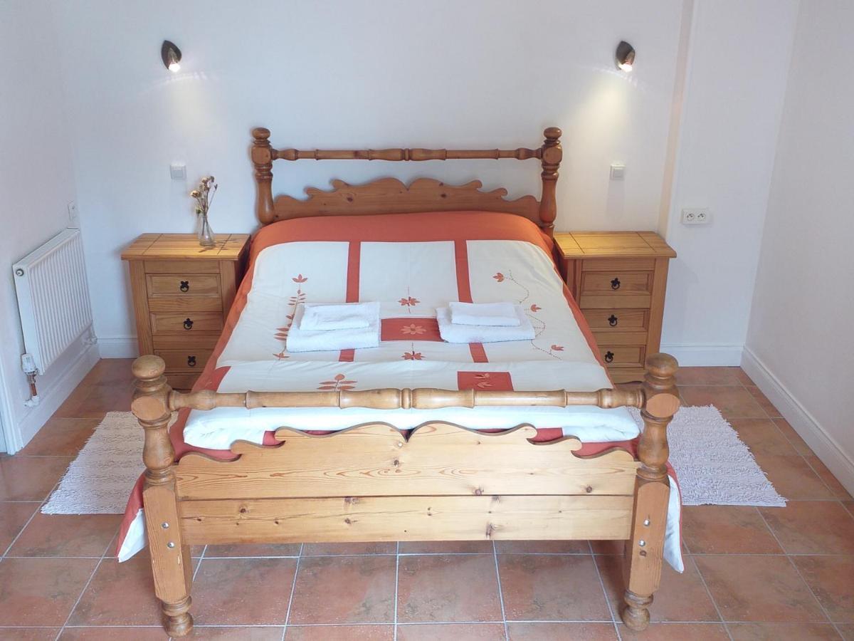 Bed and Breakfast Ancienne Ecole Cazaux-Villecomtal Zewnętrze zdjęcie