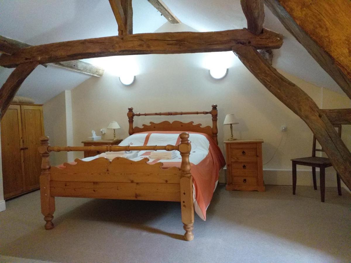 Bed and Breakfast Ancienne Ecole Cazaux-Villecomtal Zewnętrze zdjęcie