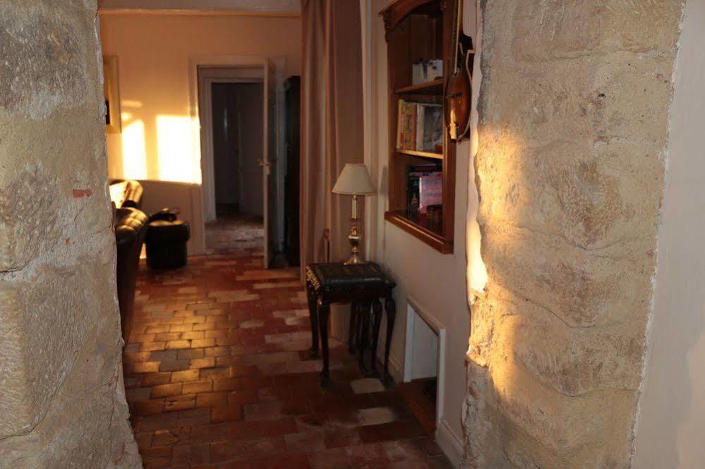 Bed and Breakfast Ancienne Ecole Cazaux-Villecomtal Zewnętrze zdjęcie
